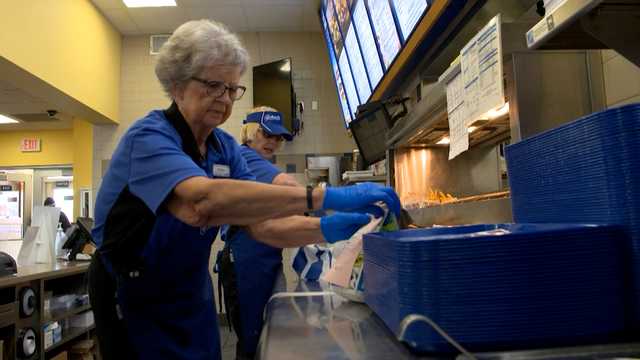 When a worker shortage closed her favorite restaurant's dining room, this retiree stepped in to help - Vimarsana News