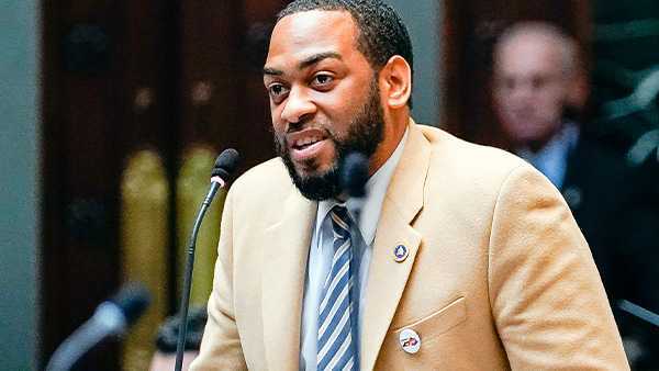 Charles Booker 'strongly considering' running against Rand Paul 2022 US Senate race - Vimarsana News