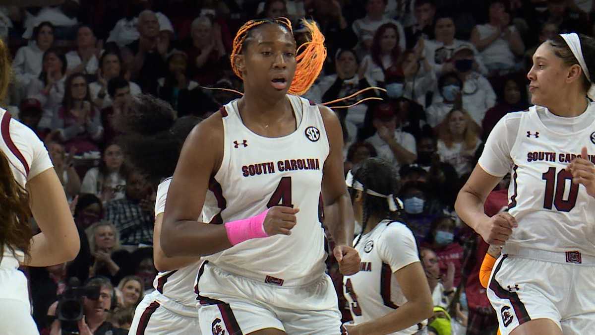 Gamecocks' Kamilla Cardoso chooses dominance after Dawn Staley