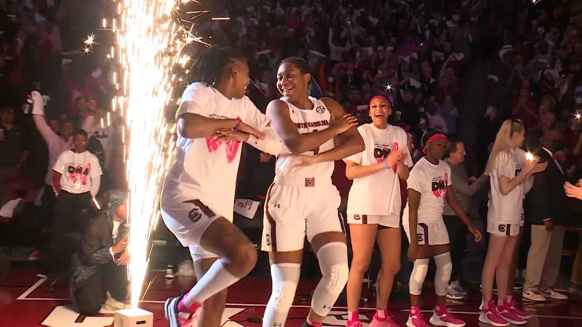 No. 1 South Carolina women run AP Top 25 streak to 36 weeks - The