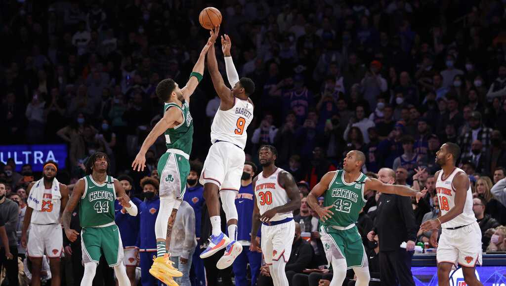 Julius Randle's game-winning 3-pointer gives Knicks 8th straight win