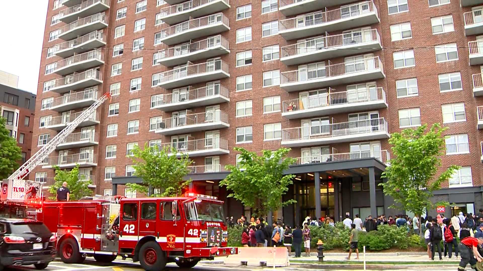 Boston high rise evacuated after fire breaks out in trash room - Vimarsana News