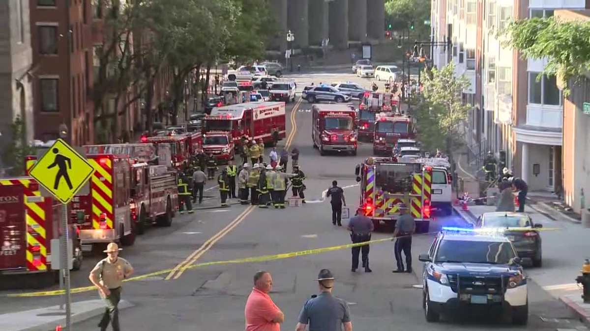 2 pekerja terluka parah dalam ledakan lubang got Boston