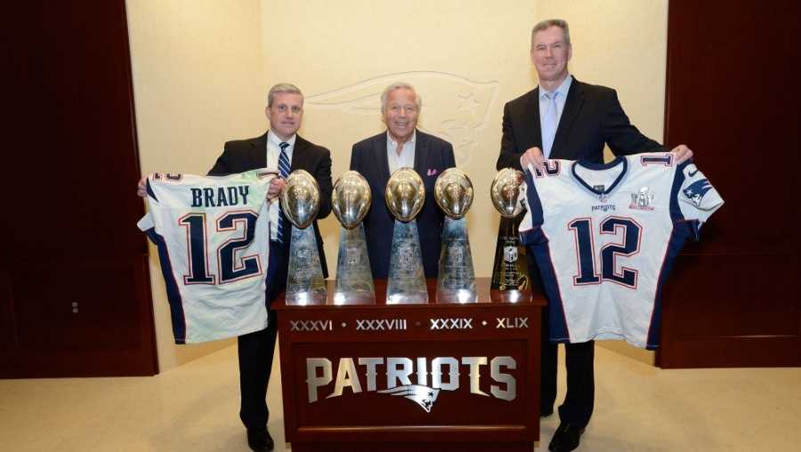 Teen who helped find stolen Brady jersey getting reward from Patriots