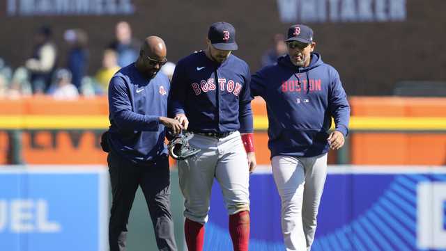 Red Sox Manager Alex Cora Confirms Adam Duvall Has Fracture in Wrist,  Placed in Injured List - Fastball