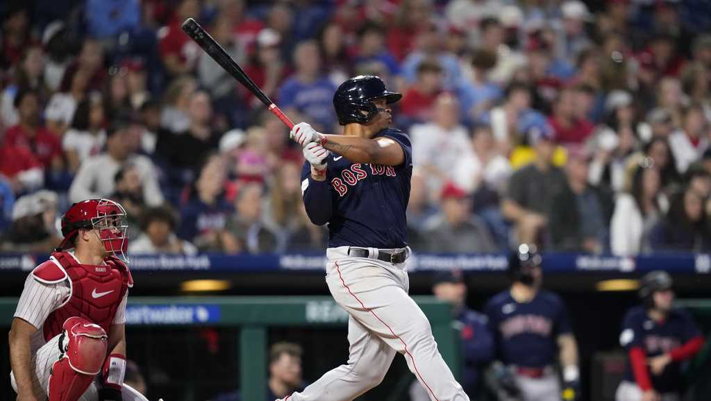 Red Sox win 8th straight on road against Phillies