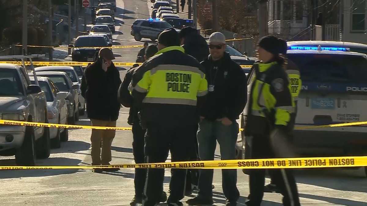 1 dead after double shooting in Boston
