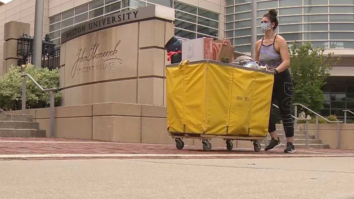 Boston Univ. students back on campus with first day of movein
