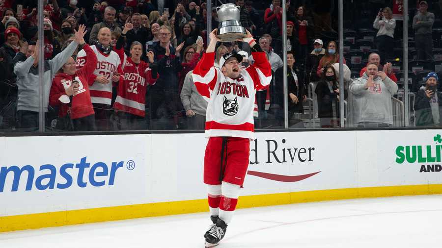 Men's Hockey to Battle Boston University for Beanpot Crown, Sports