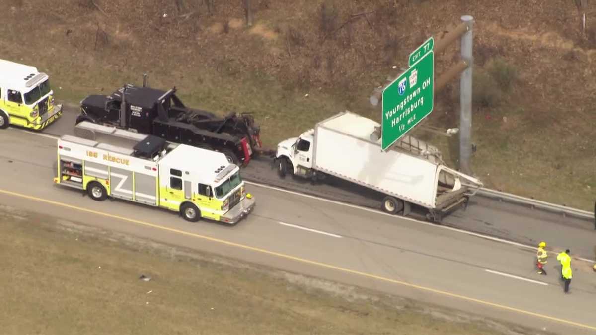 Crash involving box truck leads to backups on I-79