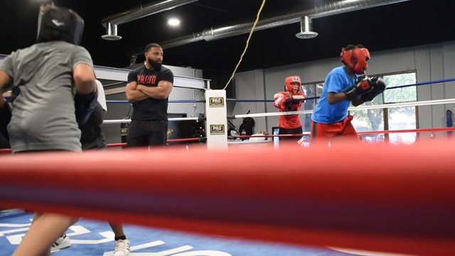 Brandon "Flawless" Gonzalez teaches kids boxing to try to reduce violence - Vimarsana News