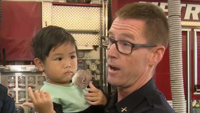 2-year-old boy meets the firefighters who save his life - Vimarsana News
