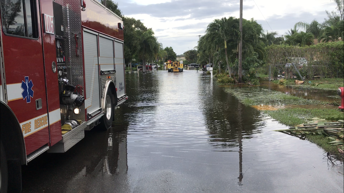 Heavy rains lead to flooded homes in Boynton Beach