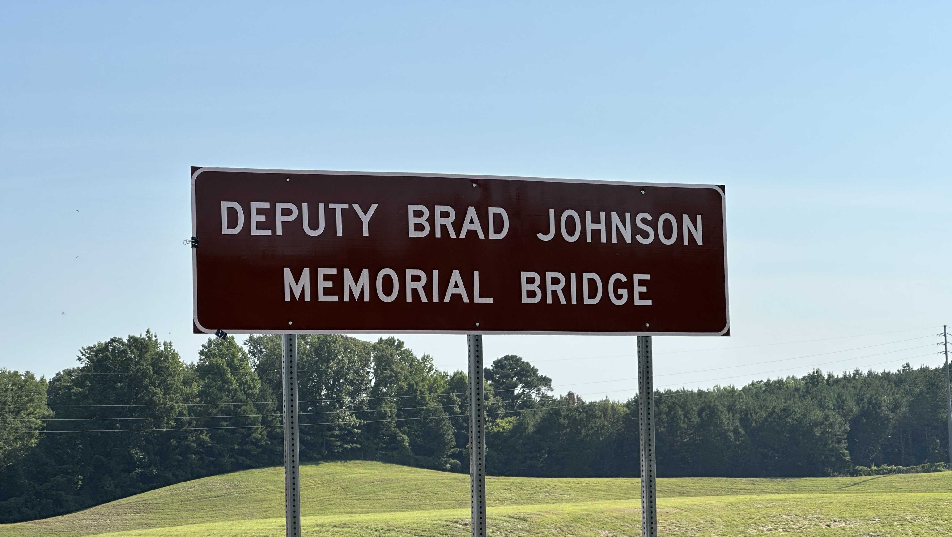 Slain Alabama deputy honored with bridge renaming - Vimarsana News