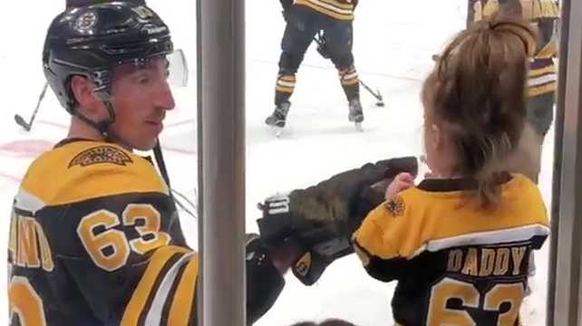 brad-marchand-with-daughter-1552238051.jpg