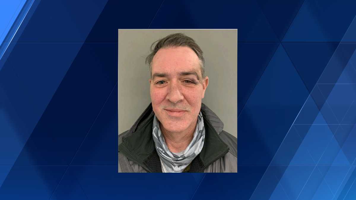 Driver arrested after deadly SUV crash into Mass. Apple store