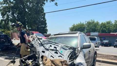 2 hospitalized after car crash in Sacramento