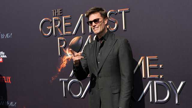Tom Brady roasted in 'the comedians' Super Bowl' - Vimarsana News