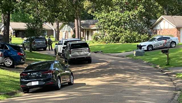 SWAT team surrounds home in Brandon standoff - Vimarsana News