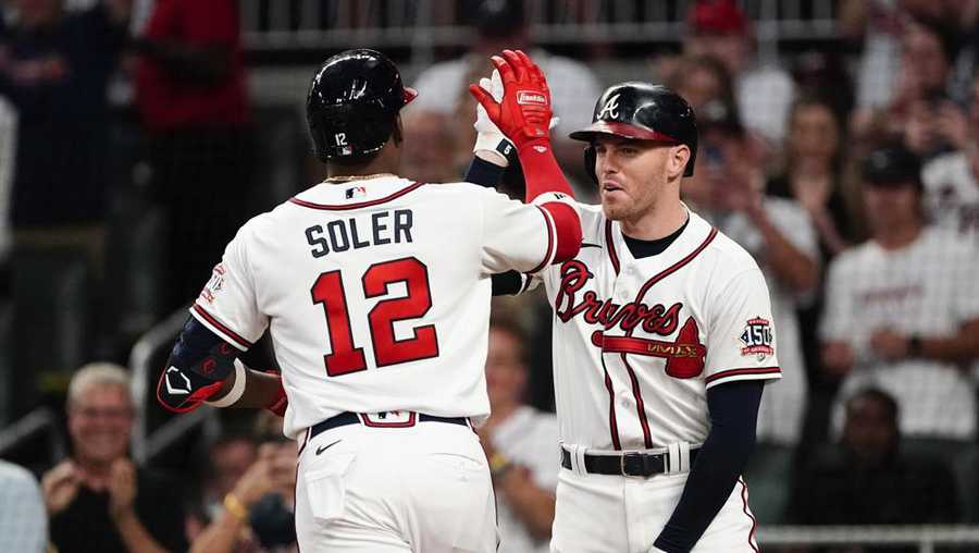 Braves beat Phillies to clinch 4th straight NL East title