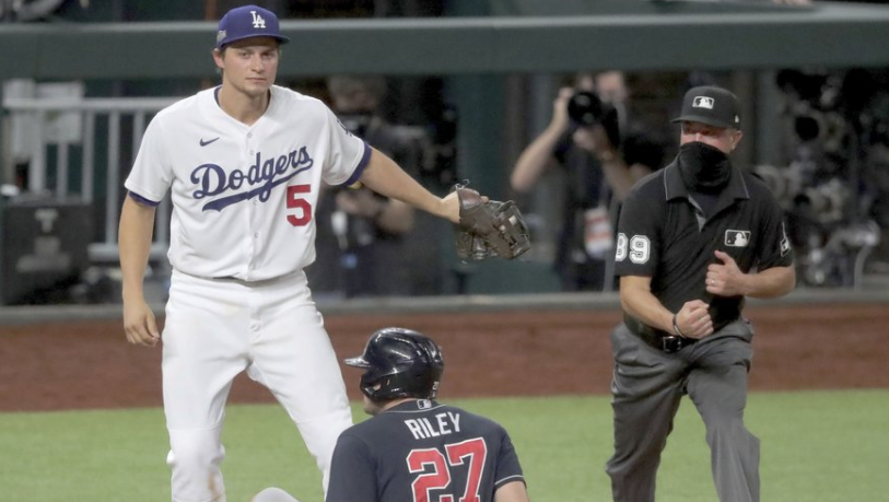 Ozuna mishap costs Braves as World Series wait continues