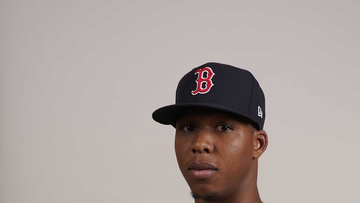 Red Sox to call up top pitching prospect Bello for MLB debut