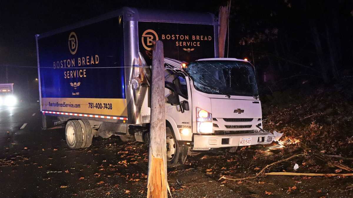 Bread delivery truck crashes into utility pole in Hingham, Mass.