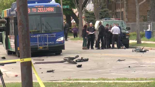 Driver with gunshot wounds crashes into light pole, police say - Vimarsana News