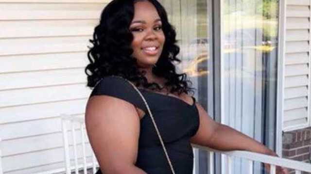 Breonna Taylor's mother reflects on a year without her daughter, demanding justice - Vimarsana News