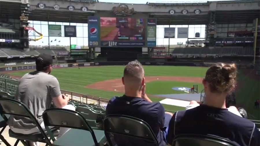  - brewers play fortnite in stadium