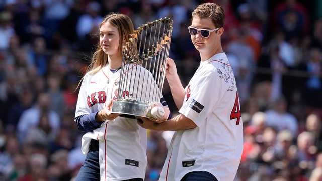 Wakefield's children join 2004 team before Red Sox home opener - Vimarsana News