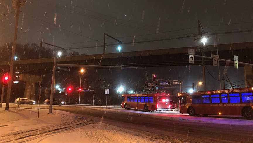 Port Authority closes bridge that carries South Busway in Mt. Washington Port Authority closes bridge that carries South Busway in Mt. Washington