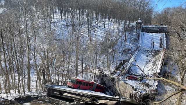 2 bridge collapse victims give notice they will sue city - Vimarsana News