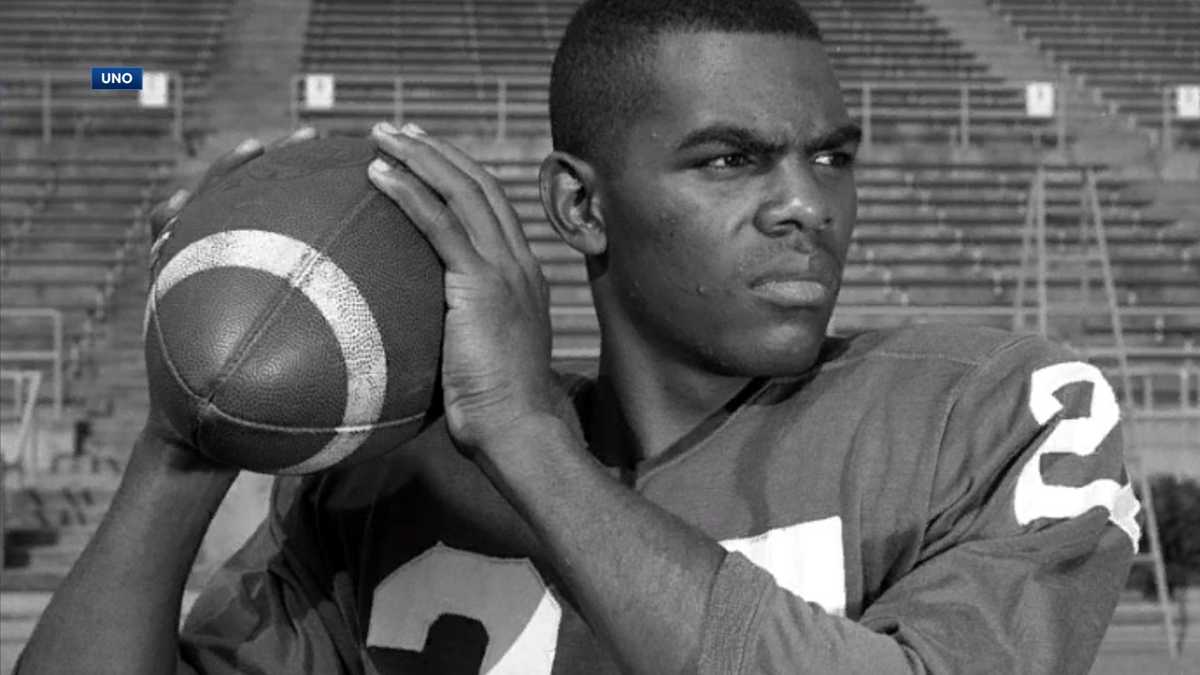 How Marlin Briscoe became the first Black starting quarterback in