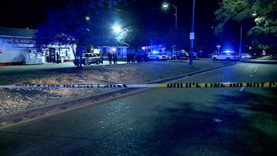 2 men found shot to death in SUV outside Seventh Ward store
