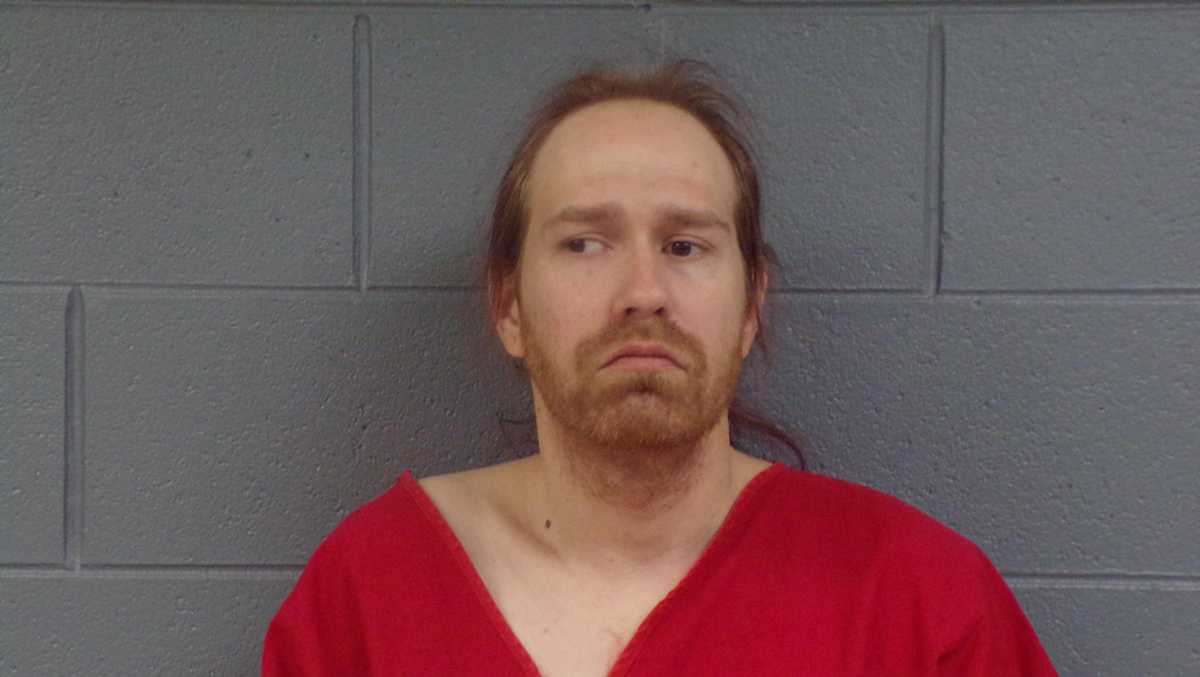 Police: Man charged after leading police on chase through Highland County
