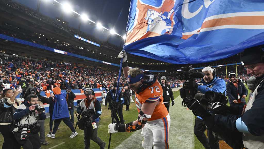 Broncos and Buccaneers clinch the NFL's final two playoff spots