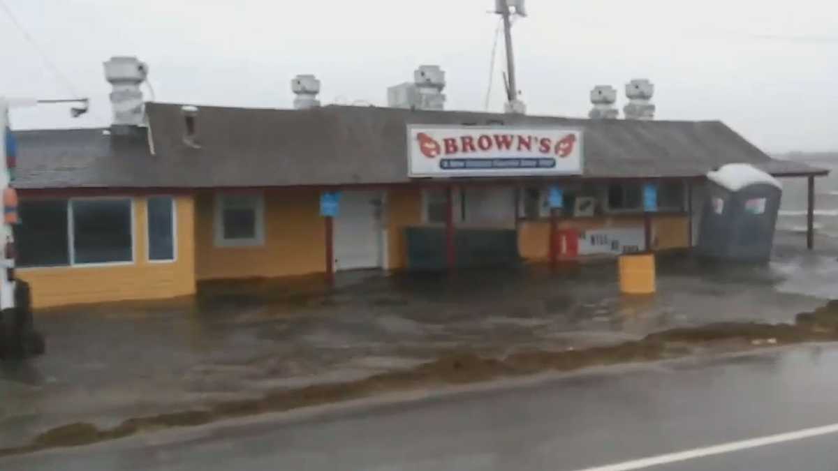 Iconic Seabrook restaurant on schedule to reopen despite flooding