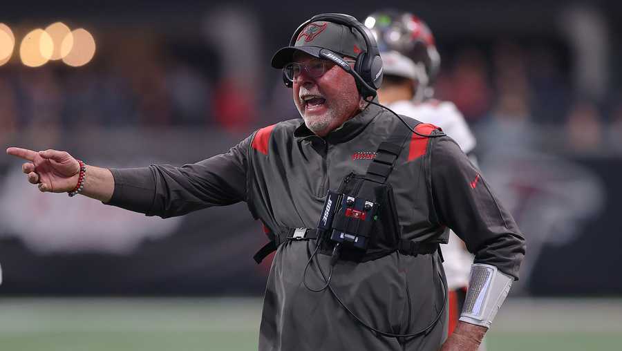 ATLANTA, GEORGIA - DECEMBER 05: Head coach Bruce Arians of the Tampa Bay Buccaneers reacts during the fourth quarter against the Atlanta Falcons at Mercedes-Benz Stadium on December 05, 2021 in Atlanta, Georgia. (Photo by Todd Kirkland/Getty Images)