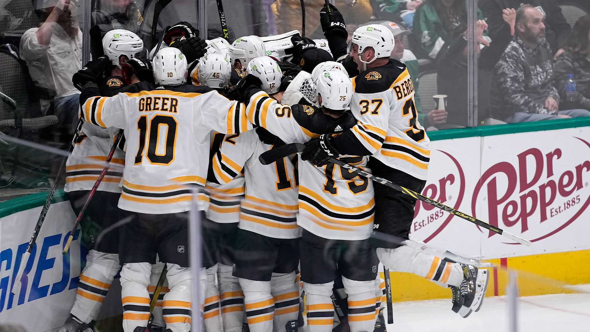 Pastrnak scores in OT as Bruins rally for road win over Stars