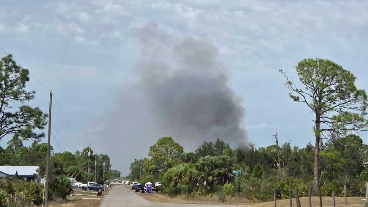 Brush fire erupts in Gulf Cove; Charlotte County deputies encourage residents to evacuate