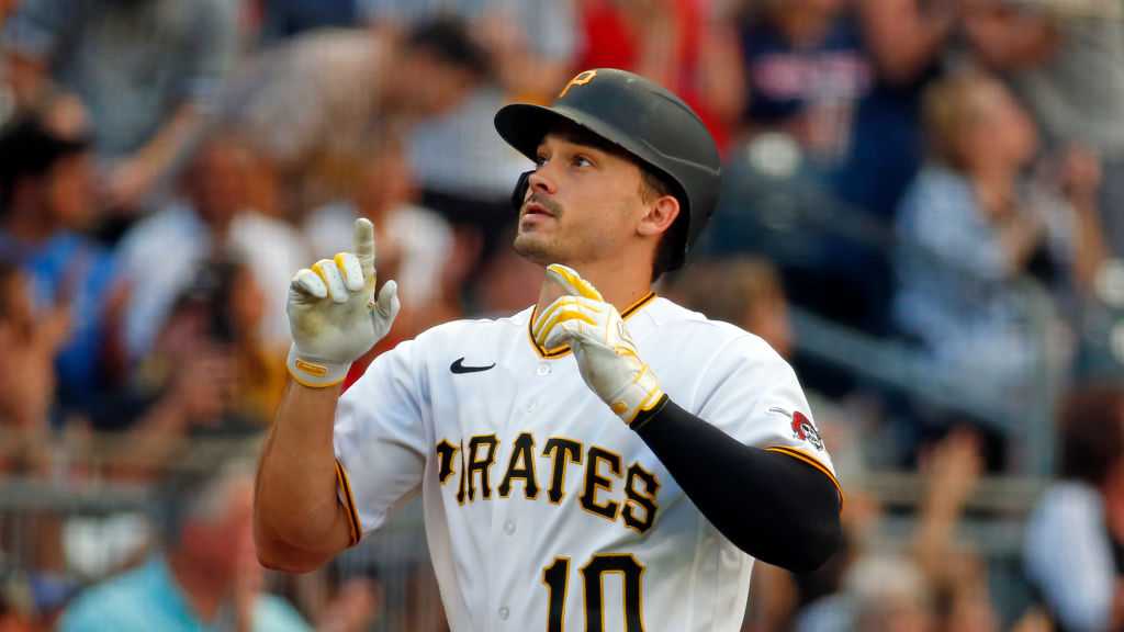 Reynolds 2 HRs; Brubaker, Pirates top Bosox, end 6-game skid