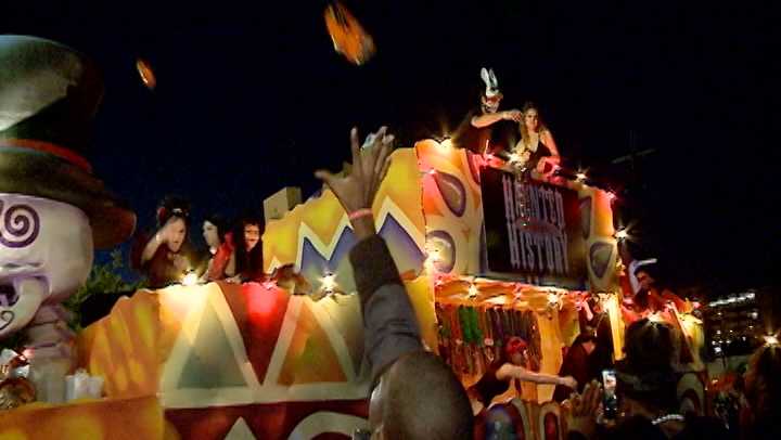 Thousands in New Orleans to celebrate Halloween