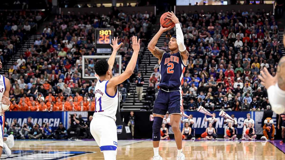 Auburn heads to the Sweet Sixteen for first time since 2003