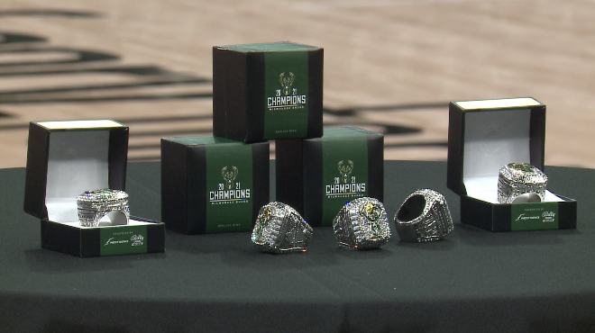 The Milwaukee Bucks NBA Championship Ring Has Insane Detail and Plenty of  Diamonds - Only Natural Diamonds