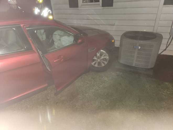 Car crashes into home, causes gas leak in Ephrata
