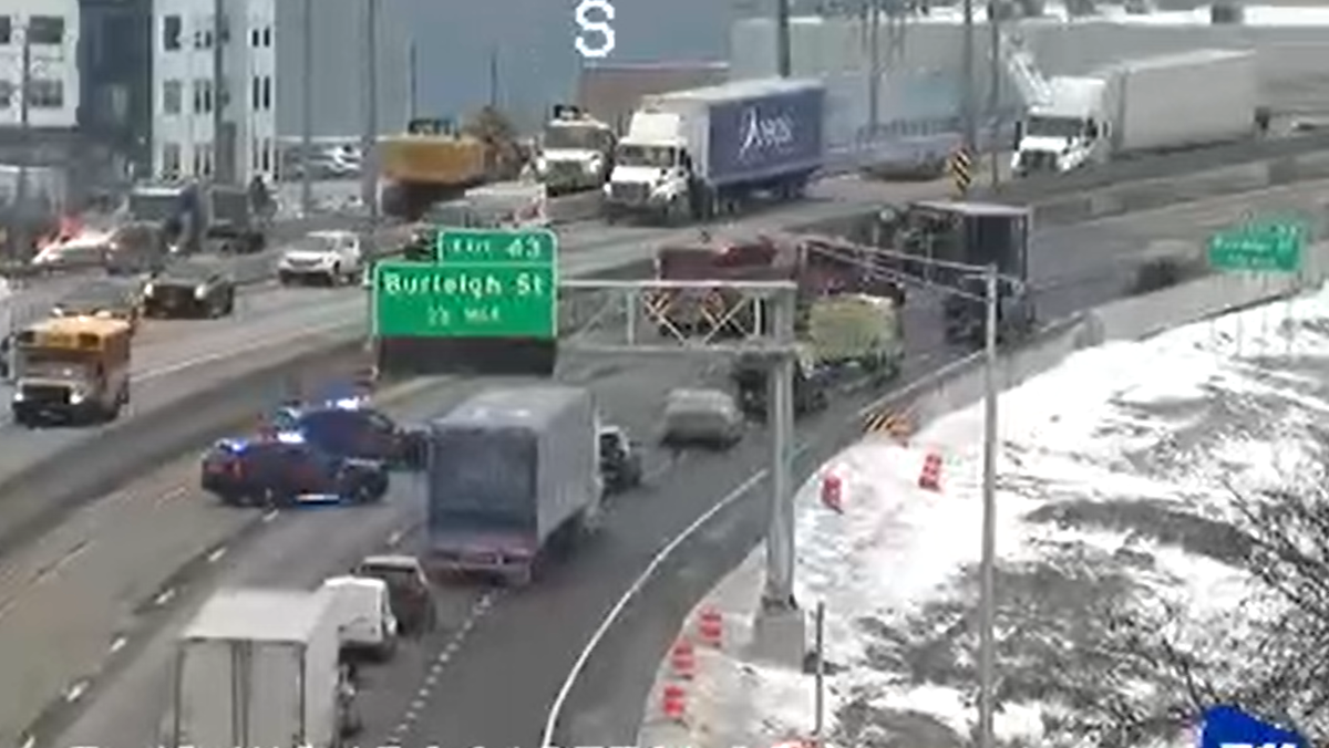 Box truck crash causing backups on I-41 in Milwaukee