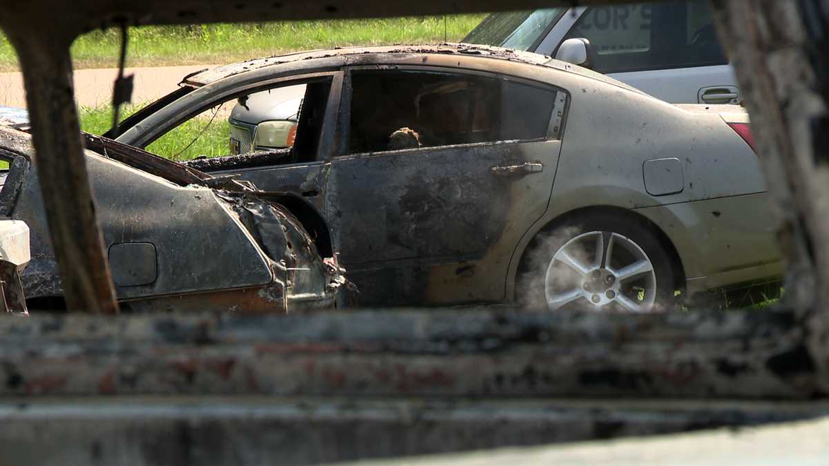 Jackson police investigate after several cars set on fire