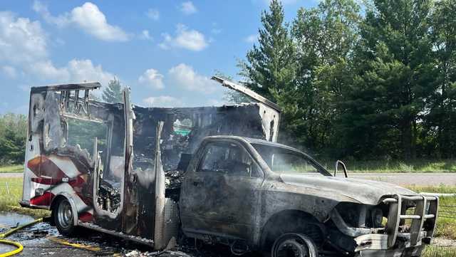 No injuries after ambulance catches fire on I-70 in Missouri - Vimarsana News