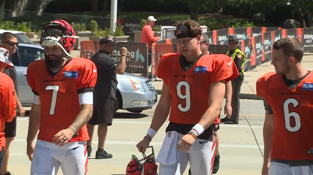 VIDEO: Joe Burrow returns to practice for first time since injury - Vimarsana News